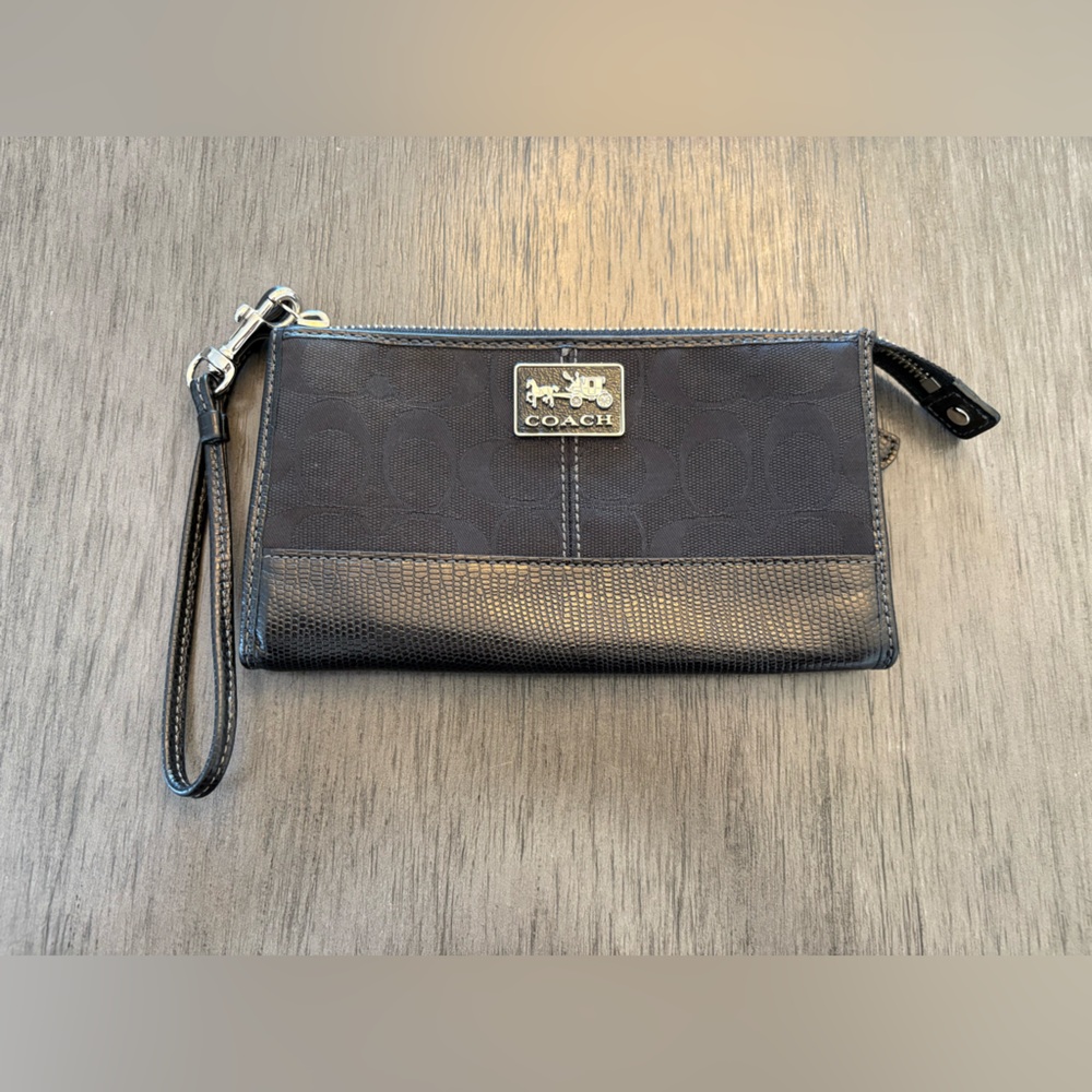 Vintage Coach Black Leather Wristlet - Like New!